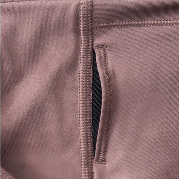 Victoria's Secret High Rise Live On Point Crossover 7/8 Length Leggings size 10 - Picture 9 of 13